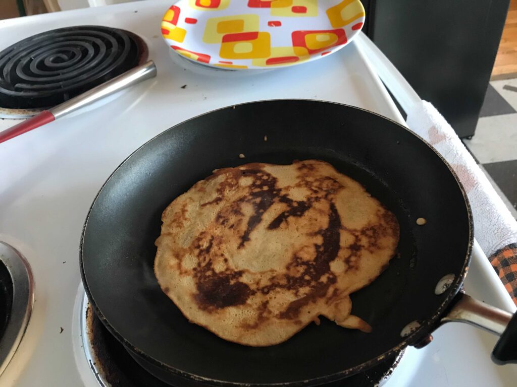 Skillet with crepe